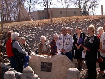 Uncompahgre Valley Chapter Dedicates Bronze Plaque